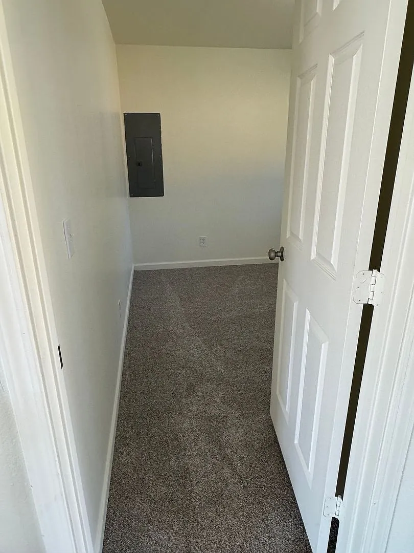 4 Beroom 1 Bath House For Rent — Photo 3