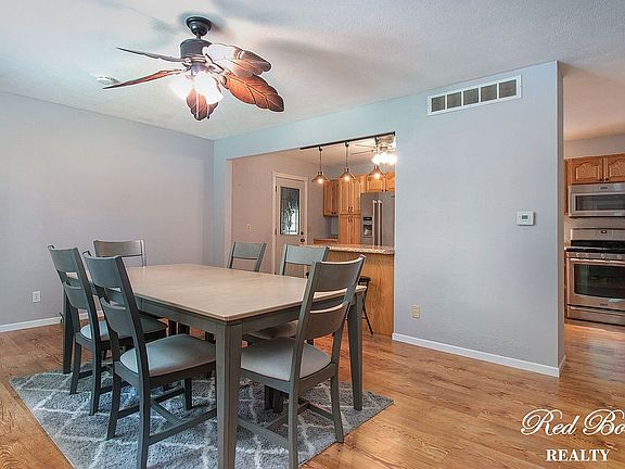 5th image of 10444 Glenwood Ave