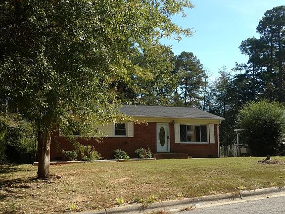 2nd image of 688 Winston Dr