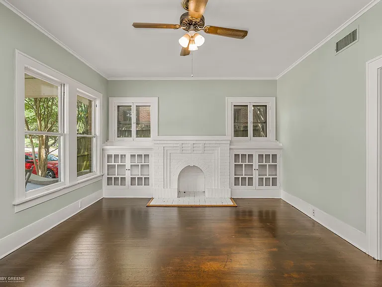 561 Forest Ave — Photo 1