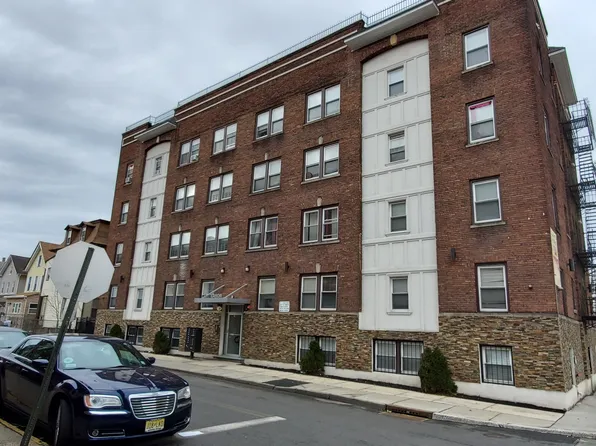 39 N Burnett St, East Orange, NJ