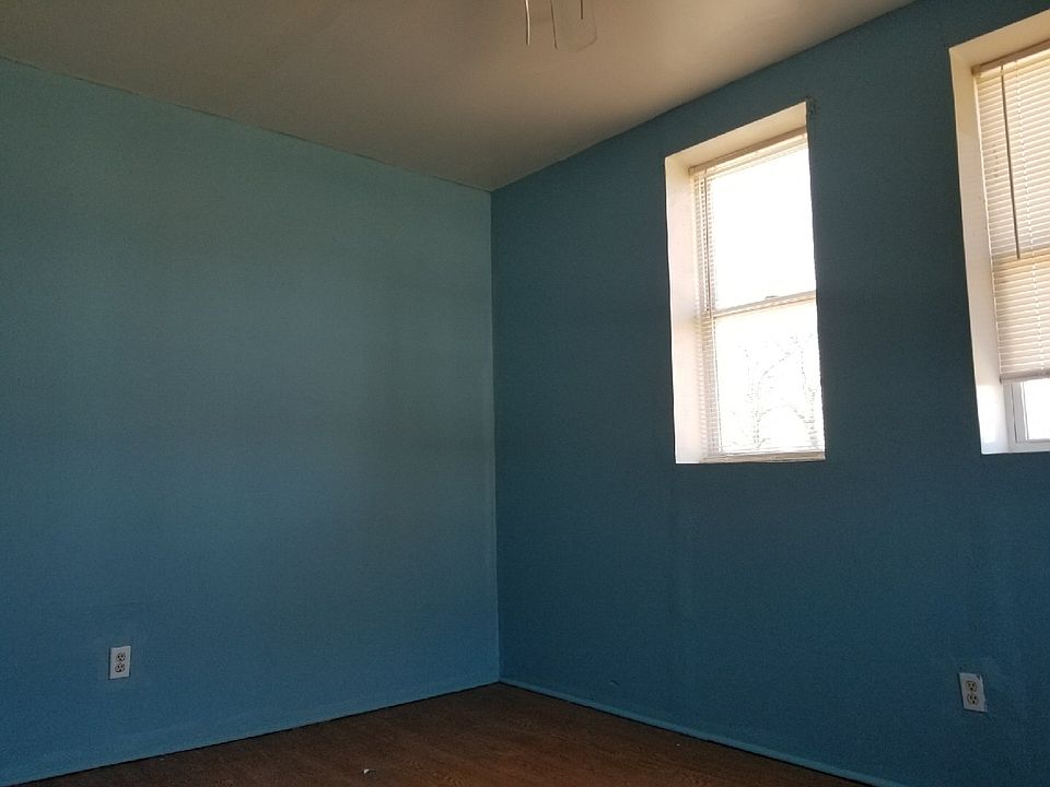 2nd image of 4443 Morganford Rd