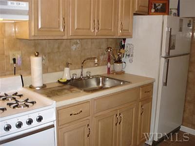 4th image of 2918 Milton Pl
