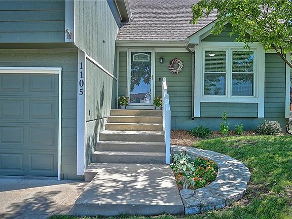 3rd image of 1105 SE Meridian Dr