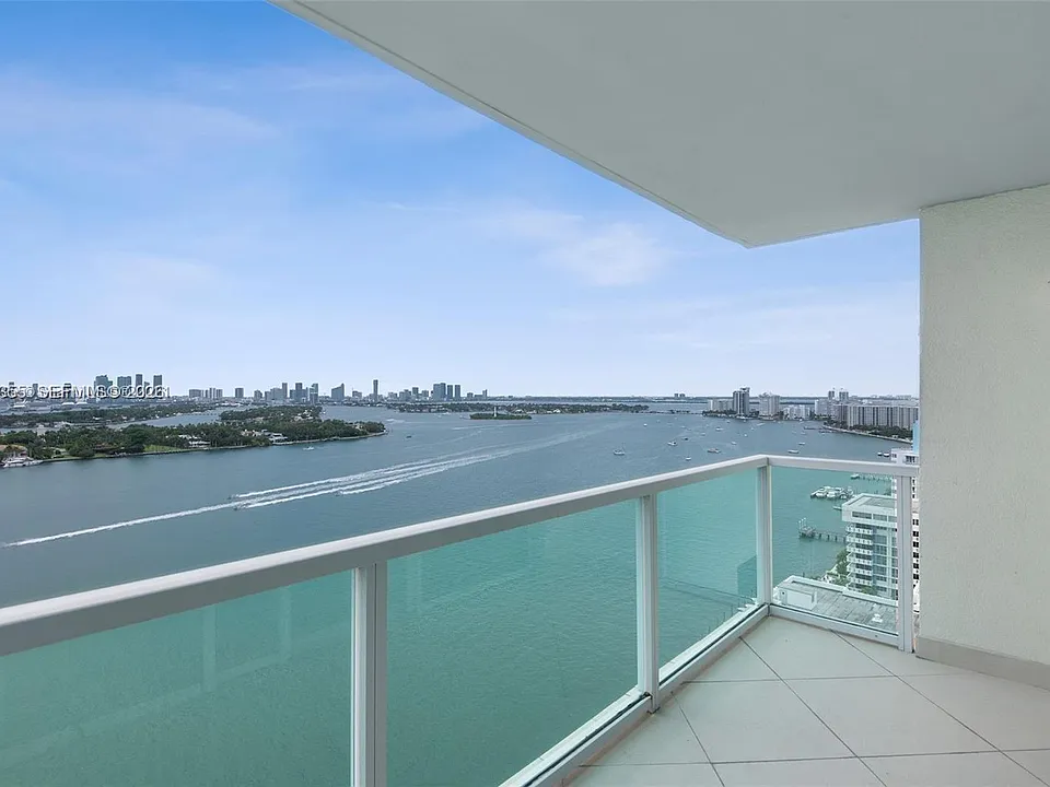 650 West Ave #2307