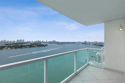 650 West Ave Photo 1
