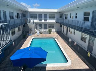 30 SE 4th Ave APT 213, Hallandale, FL 33009