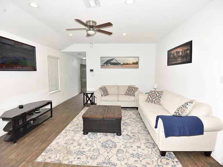 16684 Lonely Pines Dr — Photo 10