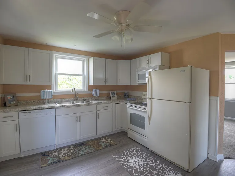 742 Lemington St — Photo 2
