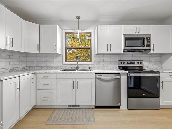 2nd image of 5072 E County Road 550 N
