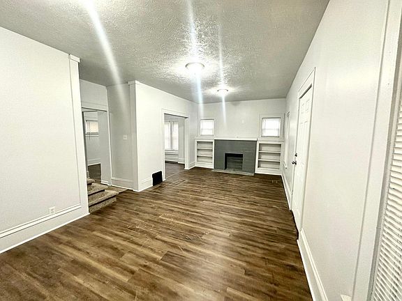 2nd image of 1455 Miami Ct NE