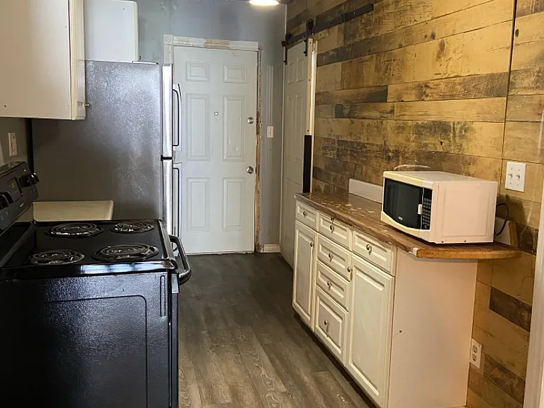 334 Albert St E — Photo 10