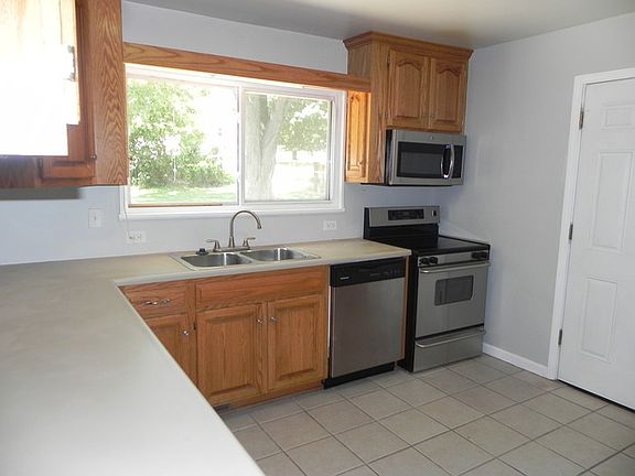 5th image of 9619 E 29th Ter S