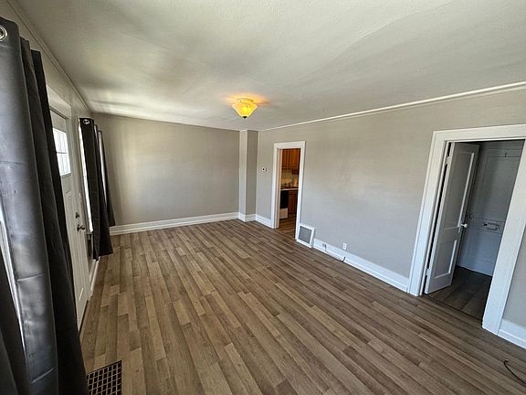 3rd image of 228 7th Ave N #228
