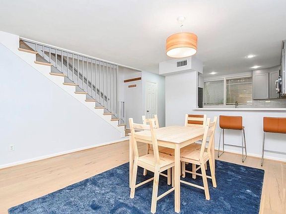 4th image of 615 Kipling St APT 9