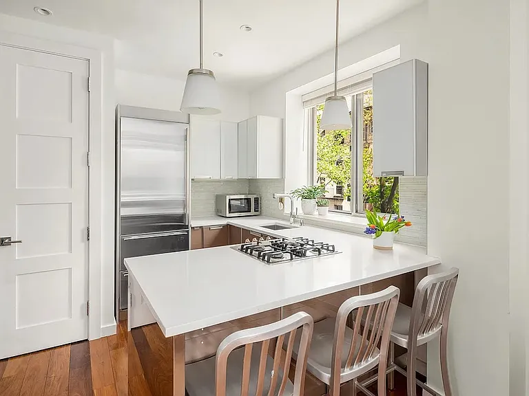 148 E 19th St #2C — Photo 6