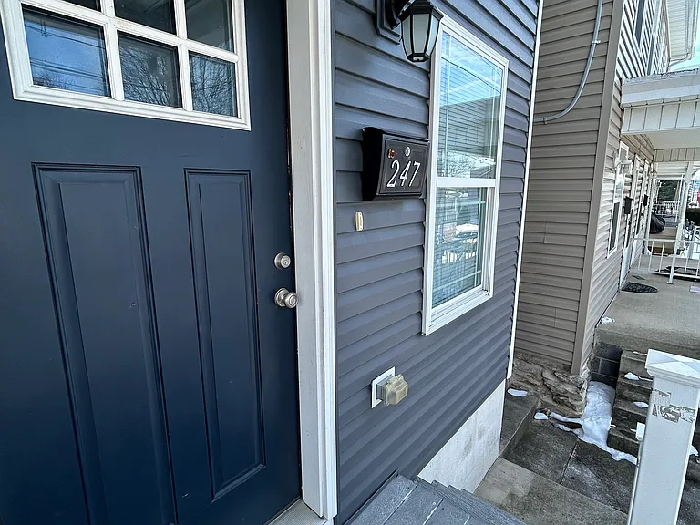 247 Ringgold St — Photo 4