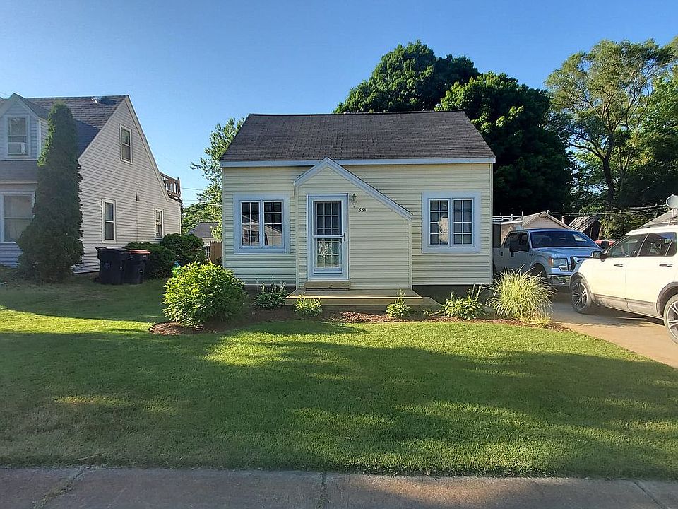 1st image of 531 W 22nd St