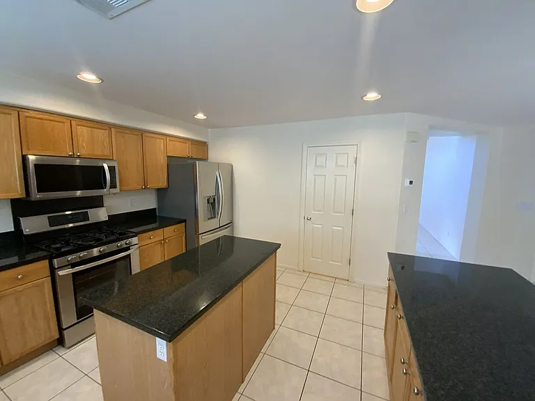 1001 Pleasing Plateau St — Photo 13