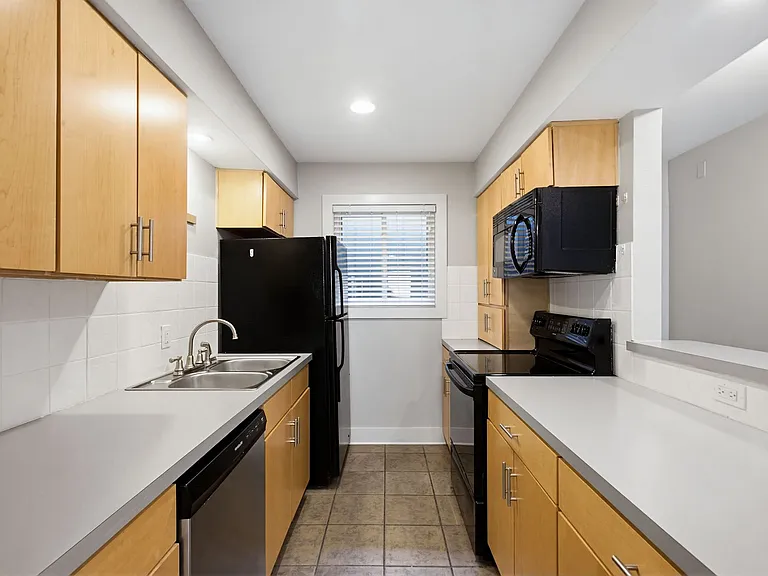 3815 Guadalupe St #208 — Photo 9