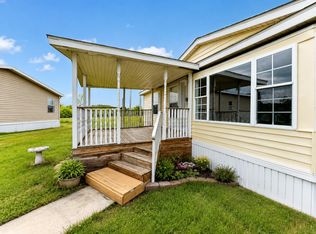 388 Laurel Dr, Monroe, MI 48161
