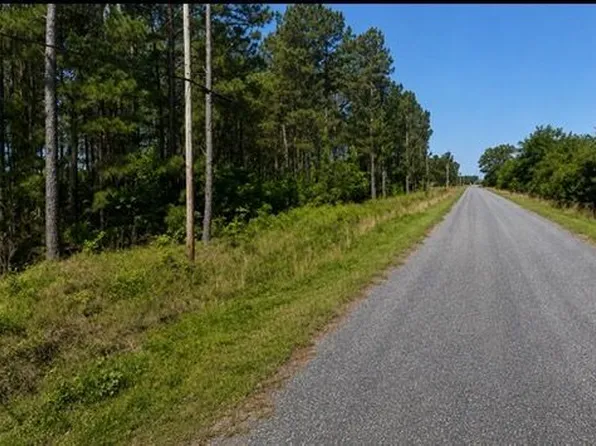 17 Honeysuckle Rd, Dublin, GA 31021