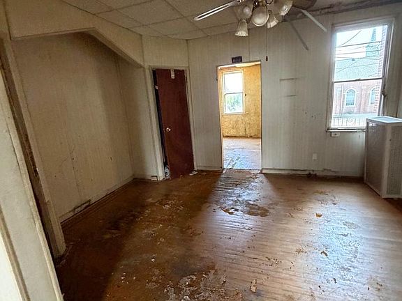5th image of 2903 Robbins Ave
