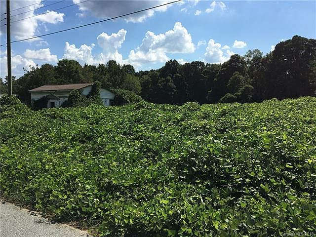 2nd image of 230 Hillcrest Dr