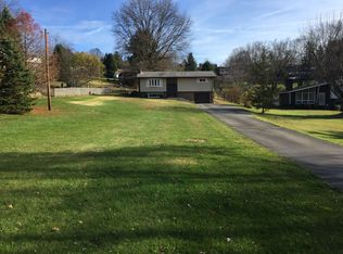 387 Wendel Rd, Irwin, PA 15642