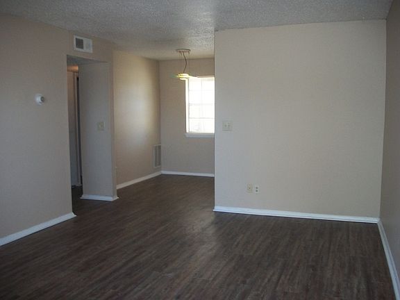 3rd image of 700 NW 17th St APT 7