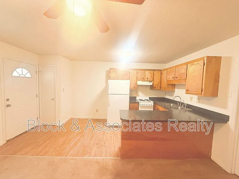 1 bed, 1.0 bath, $670 — Photo 3