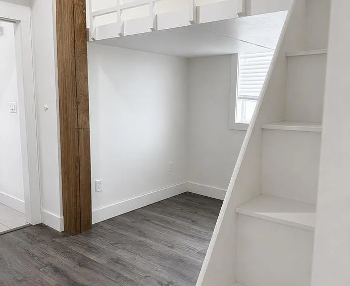 1043 Potts Dr — Photo 12