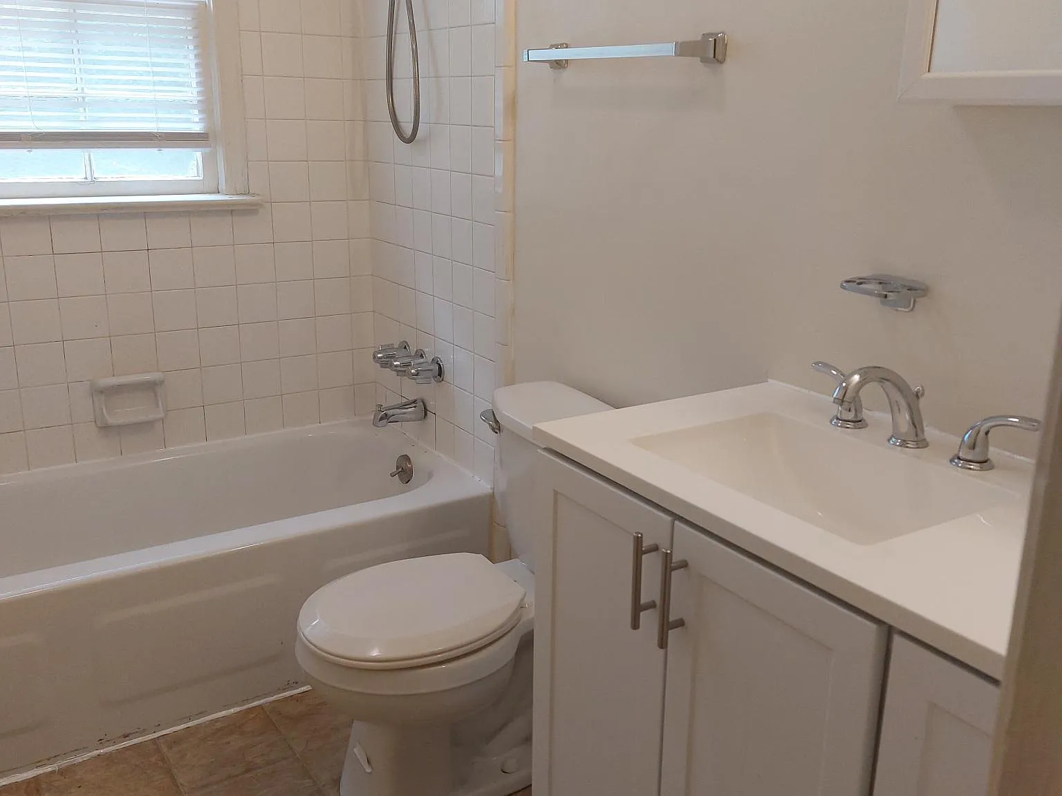 1615 Donington Ct — Photo 2