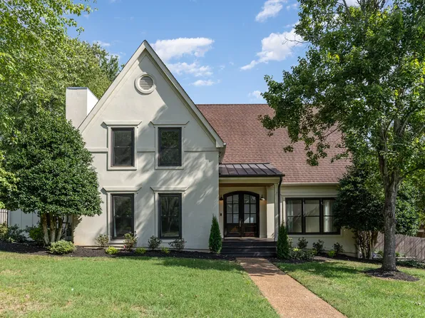 221 Pebble Glen Dr, Franklin, TN 37064