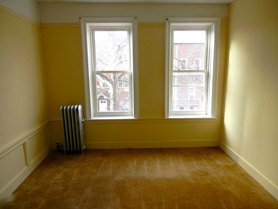 2nd image of 499 E 95th St