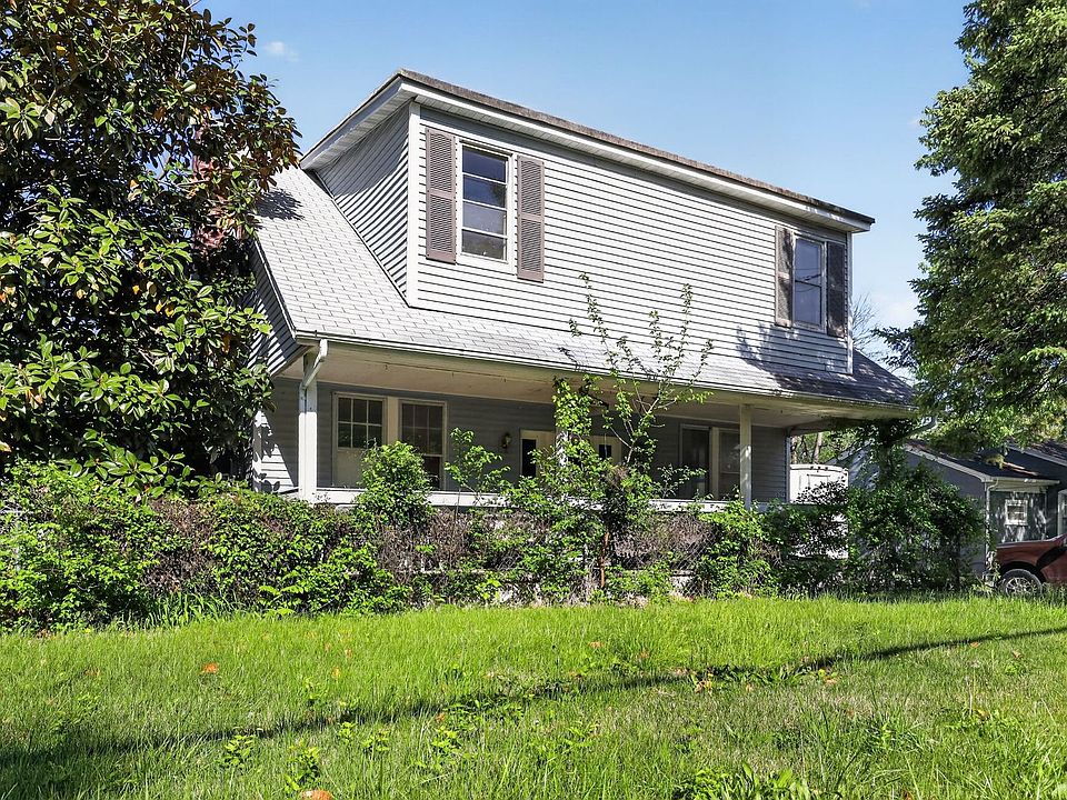 1st image of 629 Royal Heights Rd