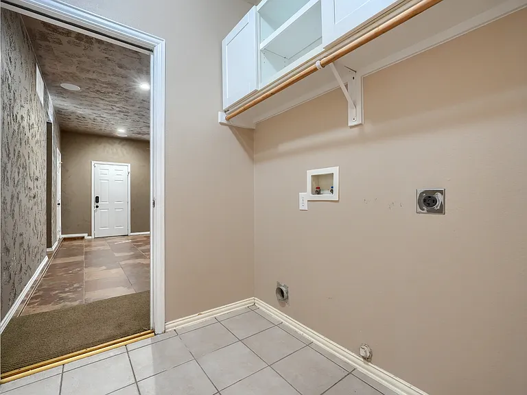1808 Giddings Ct — Photo 20
