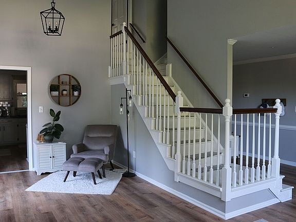 3rd image of 3001 Lethbridge Ln