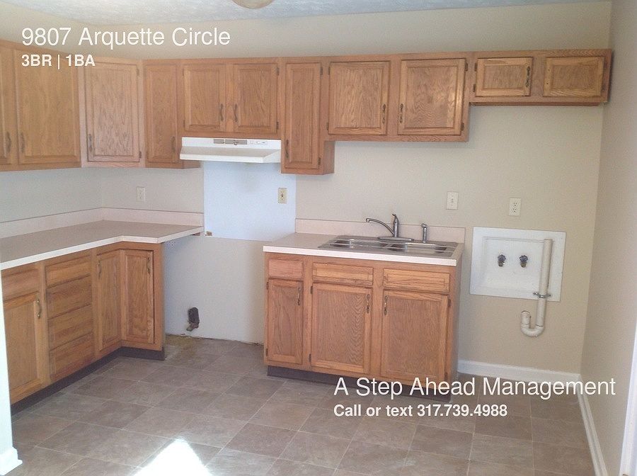 1st image of 9807 Arquette Cir