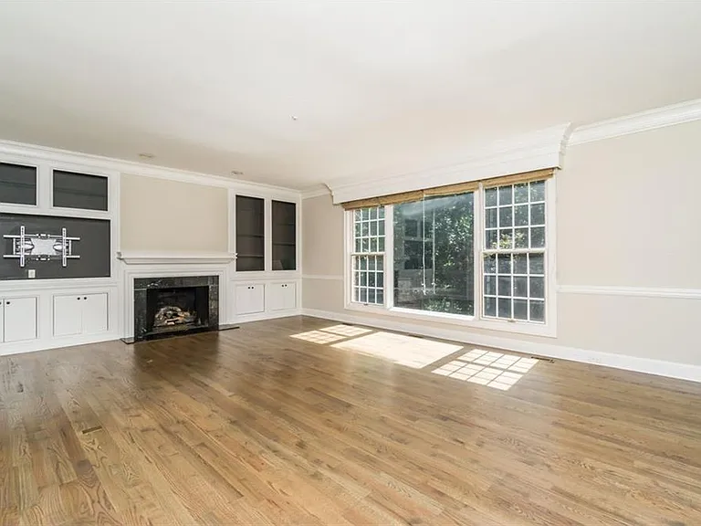 565 River Chase Point — Photo 5