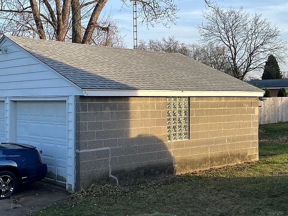 4th image of 3371 Wilson St