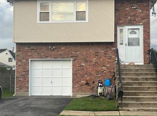 115 Park Ave #A, Hicksville, NY 11801