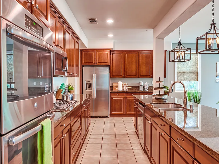 5611 Skimmer Dr — Photo 2