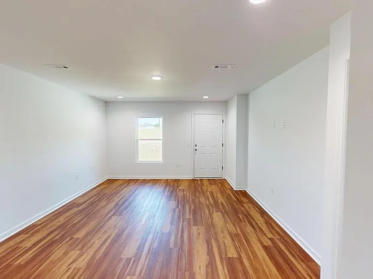203 Charleston Dr — Photo 14