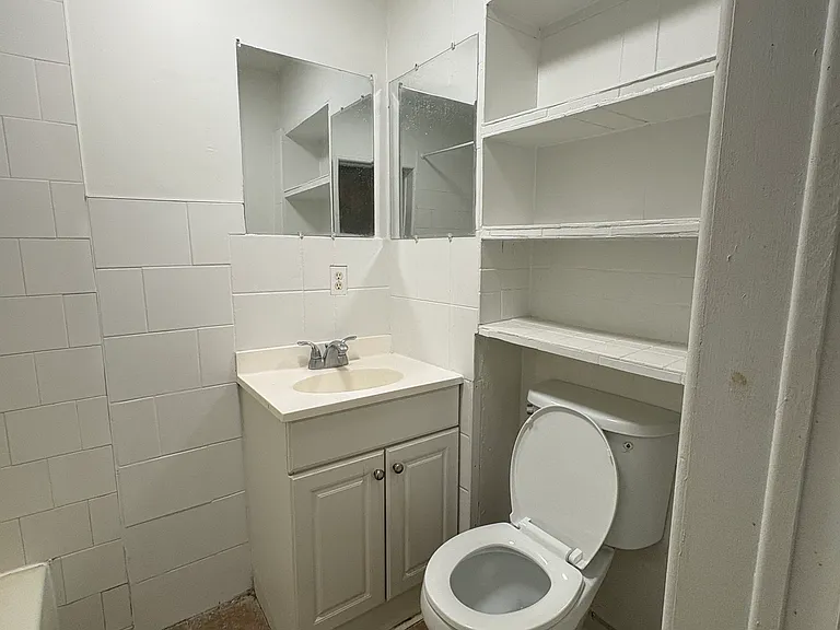 220 Gordon St — Photo 4