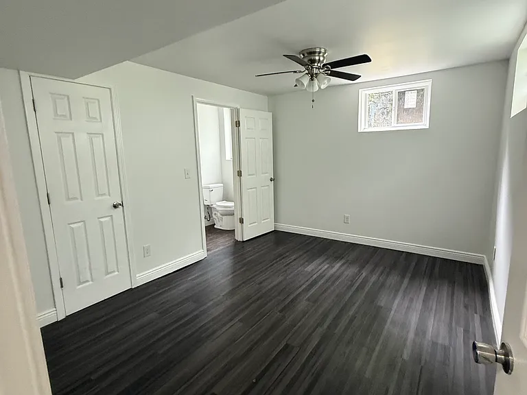 518 Clinton Springs Ave #3 — Photo 3