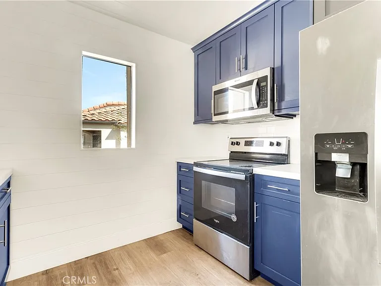 114 Corsica Dr — Photo 8