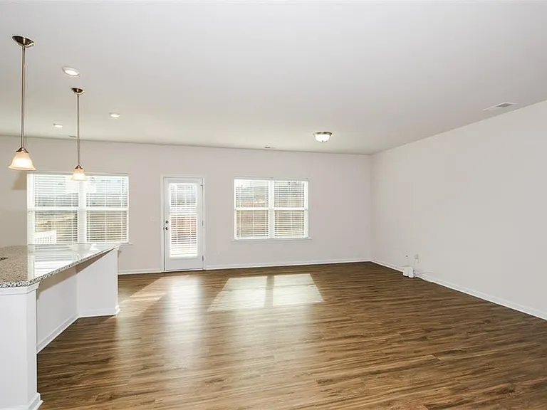 350 Cranston Dr — Photo 18