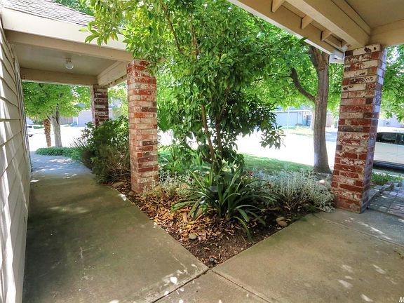 2nd image of 452 Blue Dolphin Way