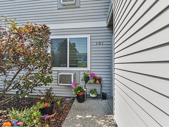 3rd image of 4026 S Regal St APT 101